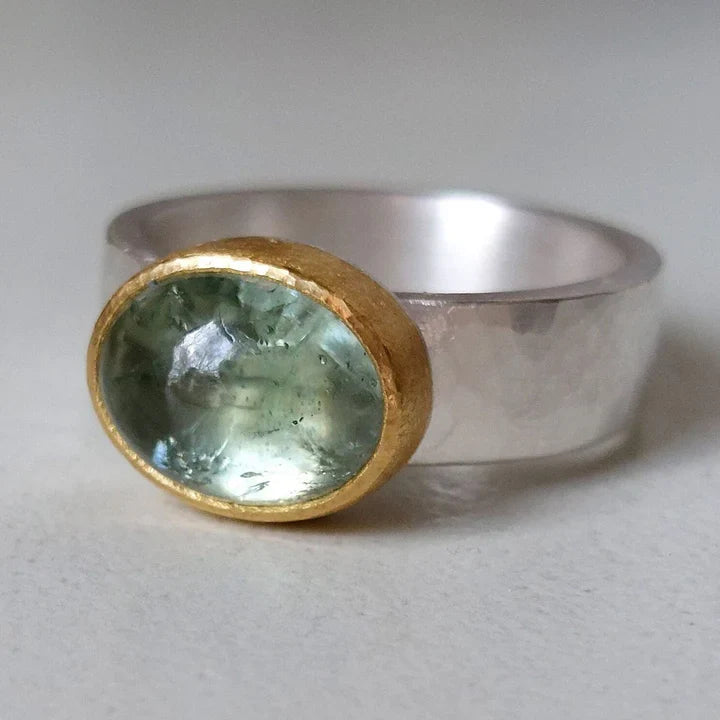 Groene ring met ronde steen - vintage
