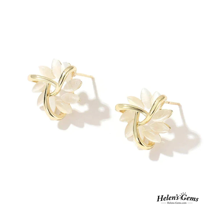 Elegante en Exquisite Opal Petal Circle Stud Oorbellen in Goud